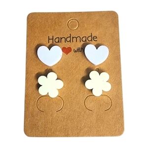 Vanilla Petal Hearts Acrylic Stud Earrings – 2 Pair